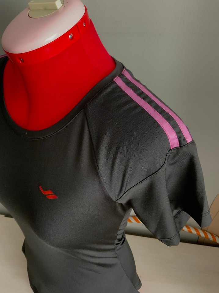 Siyah Kısa Kollu Spor Kadın Tişörtü - Görsel 3