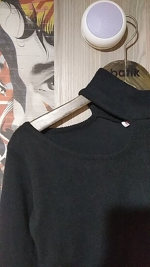m Beden Siyah yarım balıkçı yaka yumusak dokulu bluz