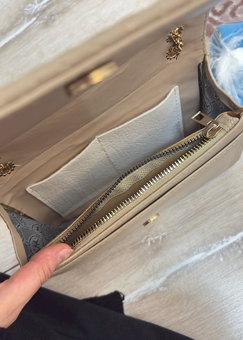 Zara Zincir Detaylı Bej Deri Kadın Çanta - Görsel 3