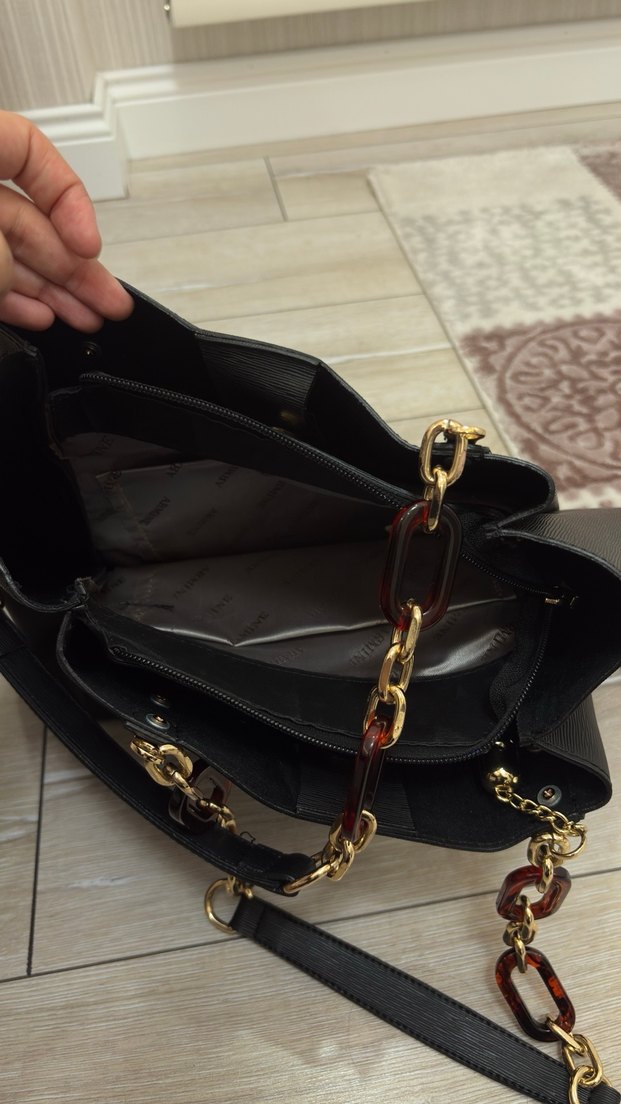 Zincir Detaylı Siyah Deri Kadın Çanta - Görsel 2