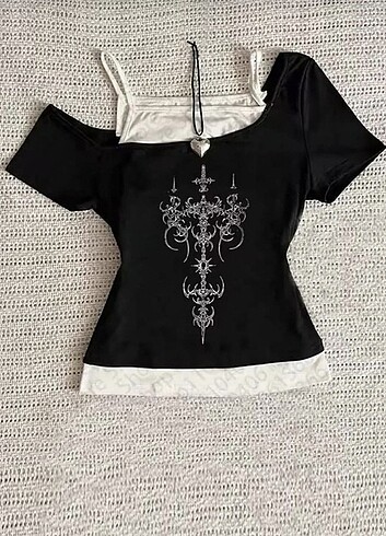 y2k Gothic Haç Baskılı Siyah Beyaz Crop Gotik