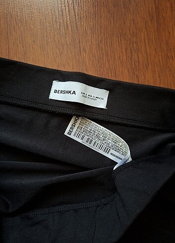 xs Beden Bershka Yırtmaçlı Uzun Midi Etek Siyah