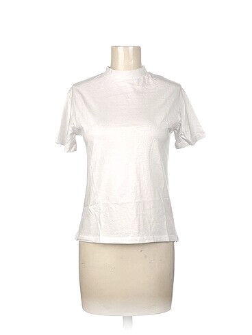 Trendyol & Milla T-shirt %70 İndirimli.