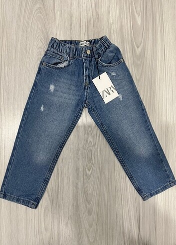 zara etiketli sorunsuz erkek jeans 3&4 yaş