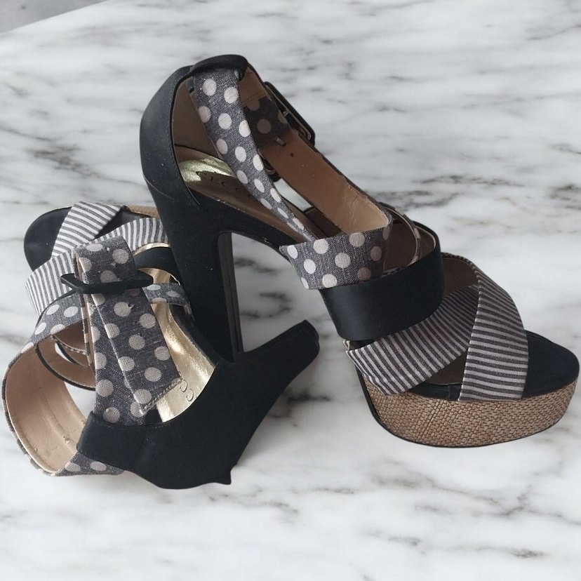 Gri Zebra Desenli Tokalı Platform Topuklu Kadın Ayakkabı - Görsel 3