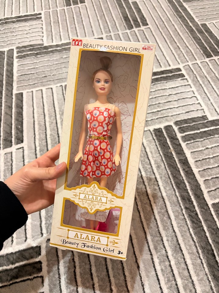 Kırmızı Desenli Elbiseli Alara Bebek - Görsel 3