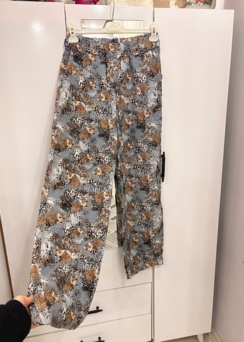 Aslan desenli pantolon - Görsel 2