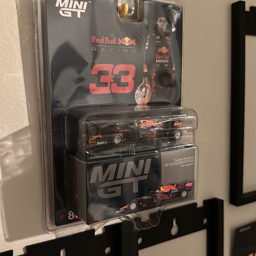 Mini GT Red Bull RB16B Siyah Yarış Arabası - Görsel 2