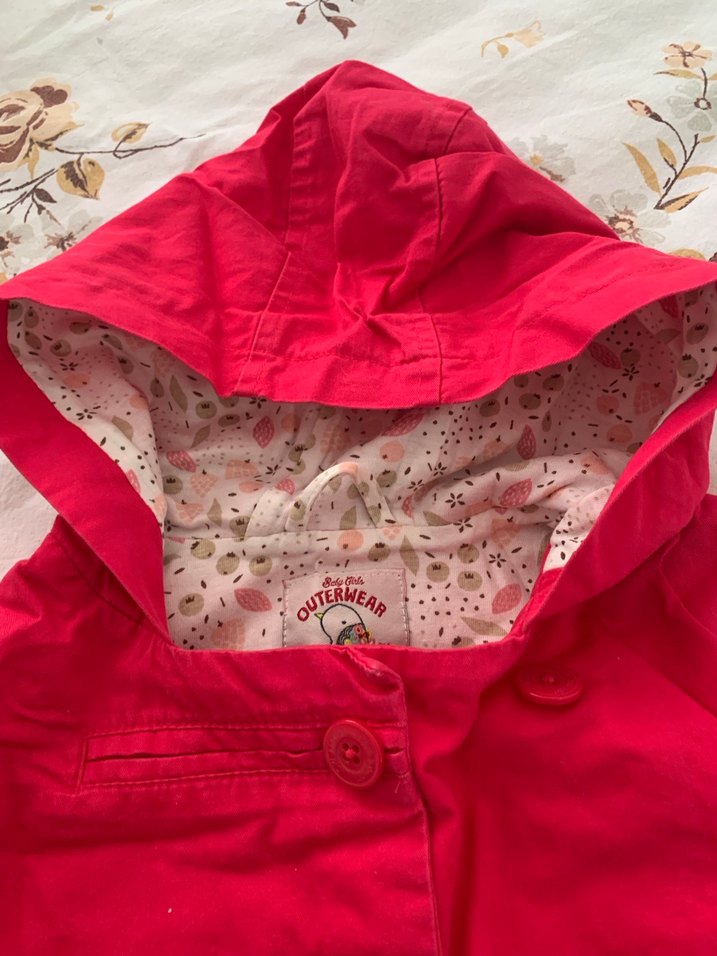 Kız Çocuk Kapüşonlu Kırmızı Düğmeli Mont - Görsel 2
