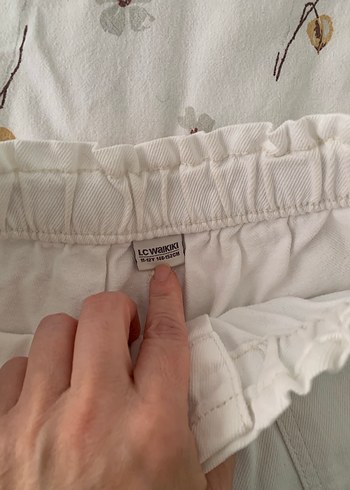 Düğmeli Beyaz Hamile Midi Şort - Görsel 3