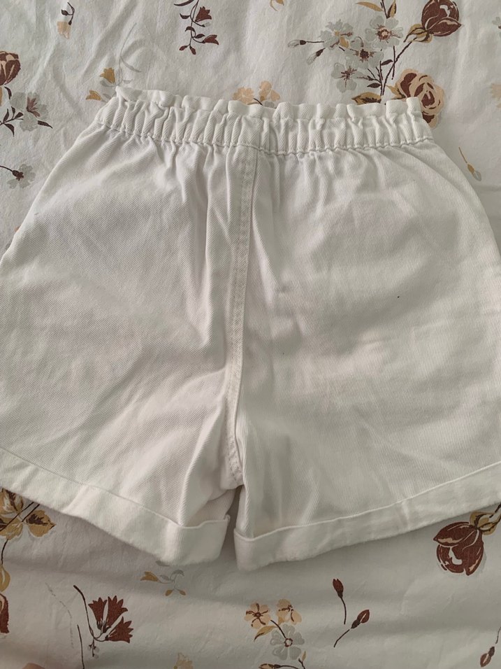 Düğmeli Beyaz Hamile Midi Şort - Görsel 2