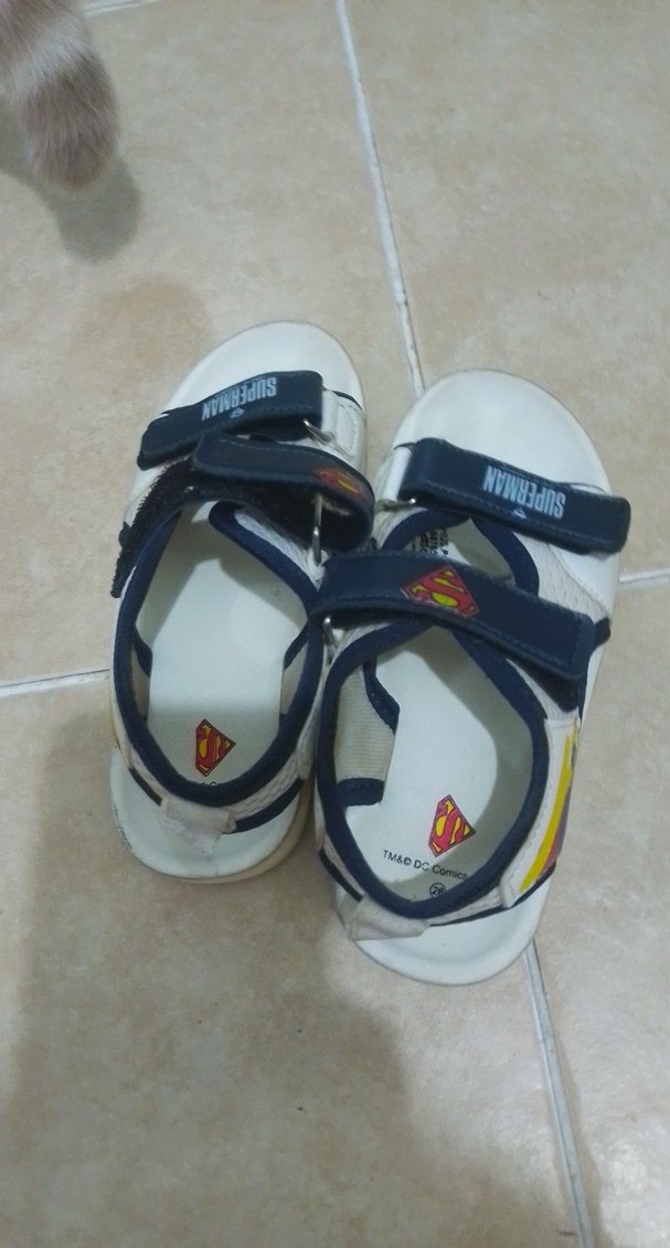 28 numara Beyaz Süperman Baskılı Erkek Çocuk Sandalet - Görsel 3