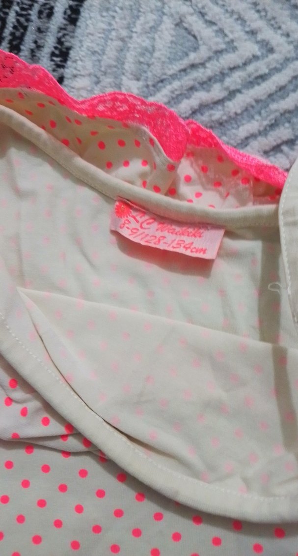 Puantiyeli Fırfırlı Kız Bluzu - Görsel 3