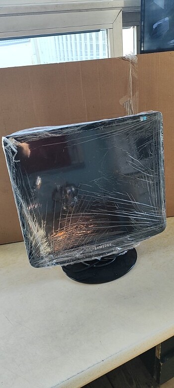 Samsung 19 inc monitor