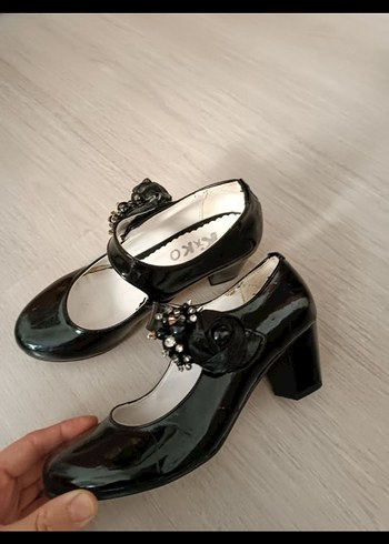 Kız Çocuk Siyah Kemerli topuklu ayakkabı - Görsel 2