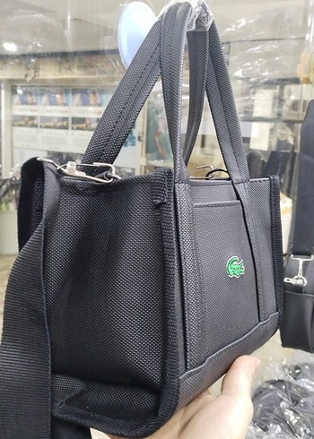 Lacoste Siyah Baskılı Kadın Omuz Çantası - Görsel 2