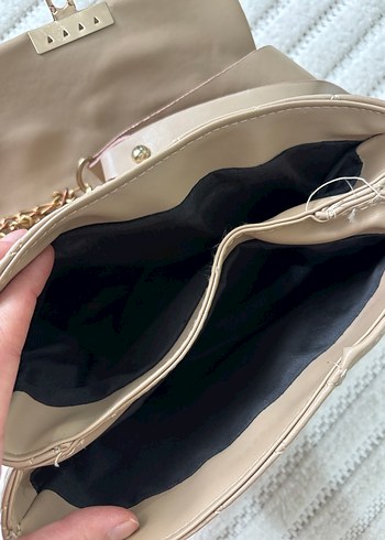 Zincir Detaylı Bej Deri Kadın Çanta - Görsel 2