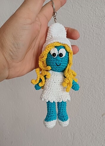  Beden çeşitli Renk Amigurumi şirine anahtarlik. Sapka ile beraber boyu 17 cm, sapka