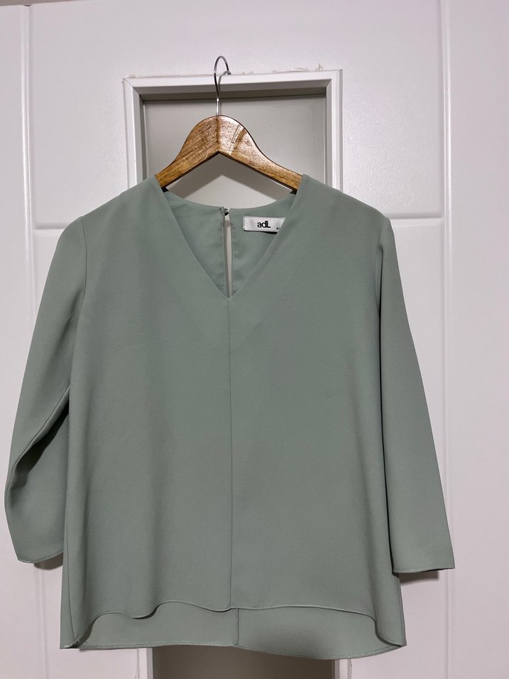 ADL V Yaka Gri Kadın Bluz, Salaş Kesim, Uzun Kollu - Görsel 3