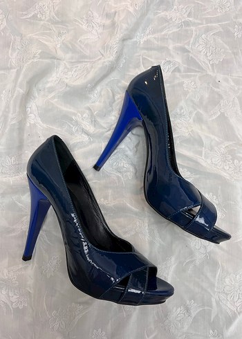 Vintage Y2K Kadın Lacivert Rugan Stiletto Topuklu Ayakkabı - Görsel 2
