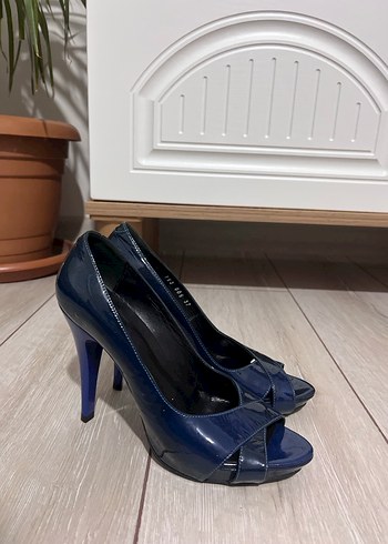 Klasik Lacivert Yılan Desenli Topuklu Ayakkabı - Görsel 2