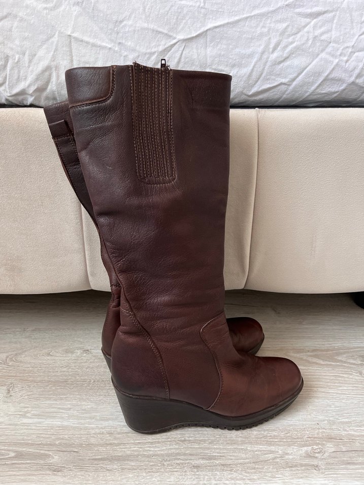 Vintage Y2K Kahverengi Deri Kadın Dolgu Topuklu Çizme - Görsel 2