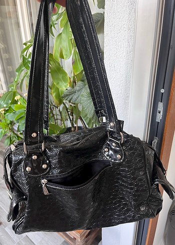 Vintage Y2K Kemer Detaylı Siyah Deri Yılan Desenli Çanta - Görsel 3