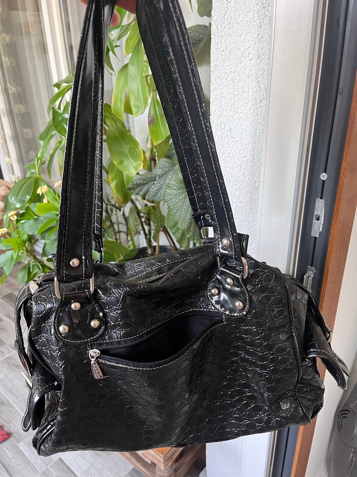 Vintage Y2K Kemer Detaylı Siyah Deri Yılan Desenli Çanta - Görsel 3