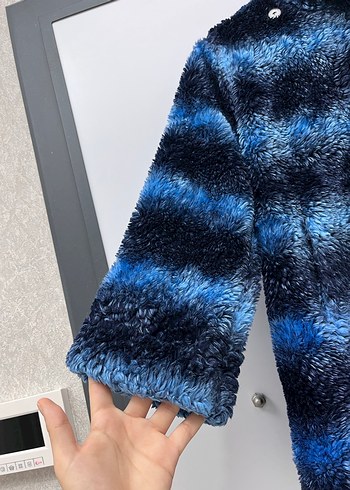 Vintage Y2K Mavi Bağlama Desenli Kürklü Mont - Görsel 7