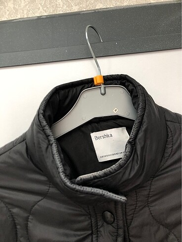 xs Beden siyah Renk Bershka şişme mont