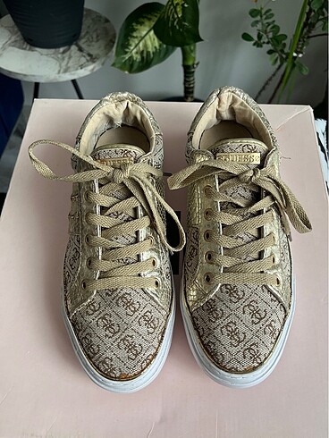 Guess spor ayakkabı