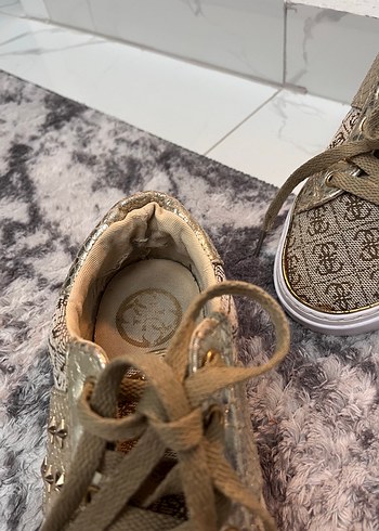 37 Beden altın Renk Guess orijinal Altın Renkli Yılan Desenli Kadın Spor Ayakkabı