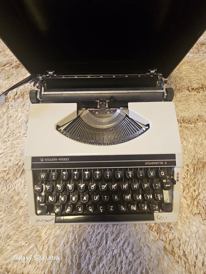 Gri Silver-Reed Daktilo - Görsel 2