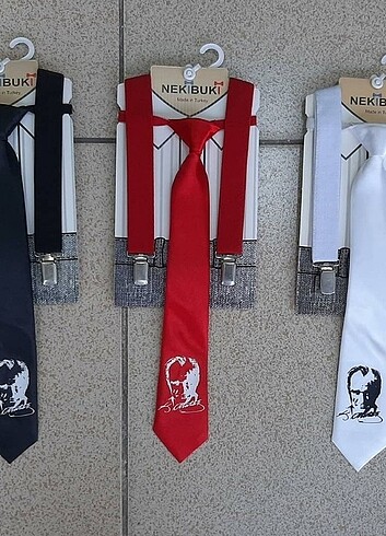 Beden kırmızı Renk Ay yıldızlı ve atatürklü kravat askı takımı