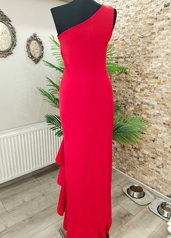 Kırmızı elbise - Görsel 2