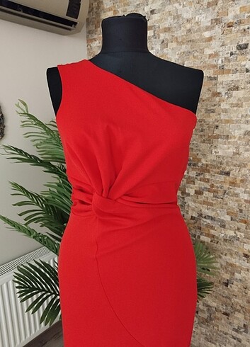 Kırmızı elbise - Görsel 7