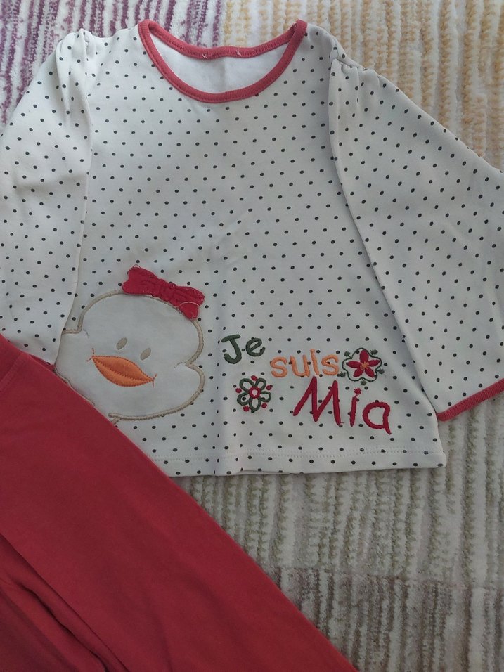 Renkli Baskılı Beyaz Örgü Bebek Kız Takımı - Görsel 3