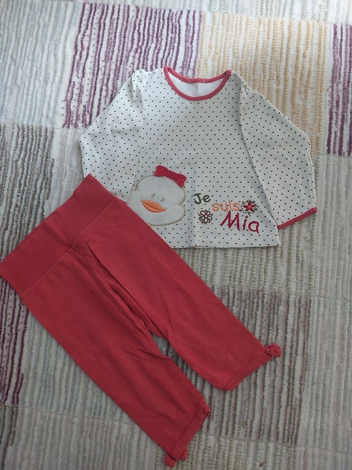 Renkli Baskılı Beyaz Örgü Bebek Kız Takımı - Görsel 2