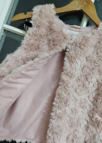H&M 10 yaş Kız Çocuk Pembe Kürklü Kolsuz Yelek - Görsel 4