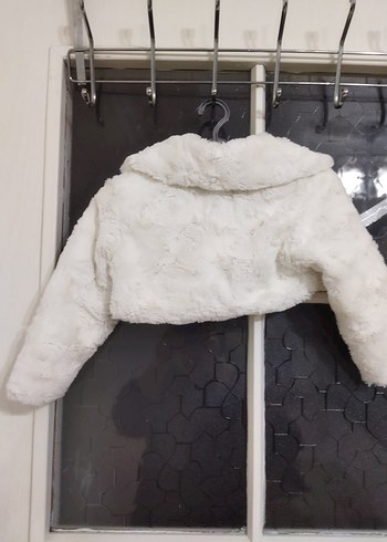 Kız Çocuk Beyaz Kürk Detaylı Bolero - Görsel 6