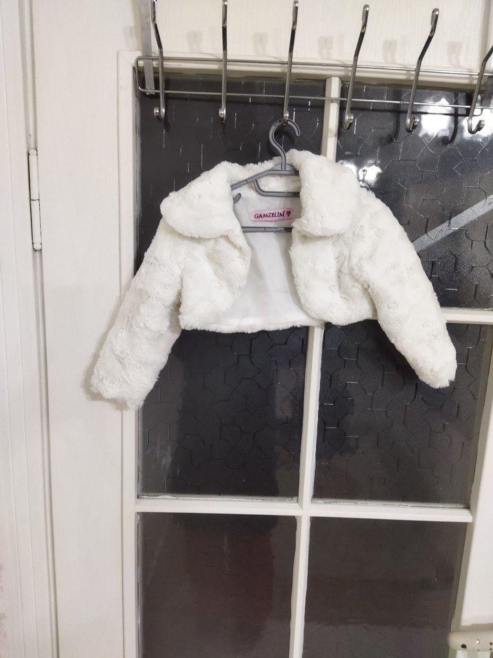 Kız Çocuk Beyaz Kürk Detaylı Bolero - Görsel 2