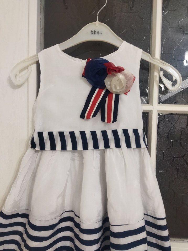 Kız Çocuk Beyaz Çizgili Fırfırlı Elbise - Görsel 4