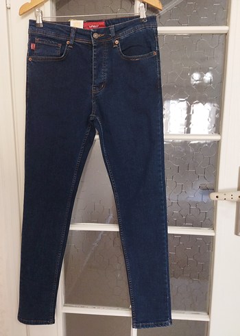 Levis Levi S Koyu Mavi Dar Kesim Jean
