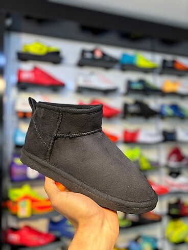 FIRSATI KAÇIRMA!! Stok Fazlası Sıfır Ugg Botlar