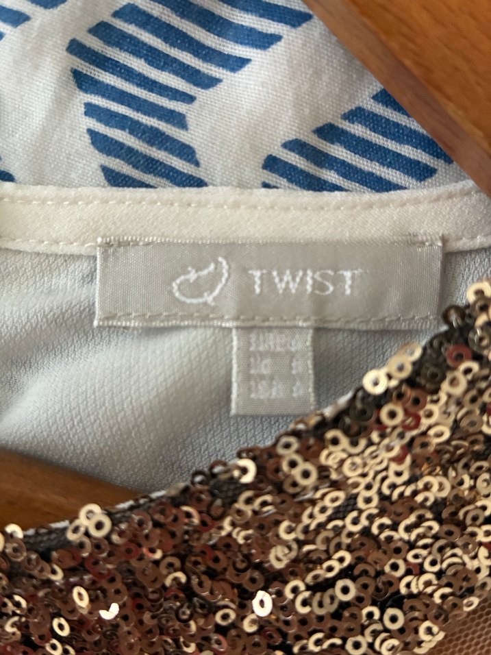 Payet İşlemeli Yakalı Beyaz Kadın Gömlek - Görsel 4