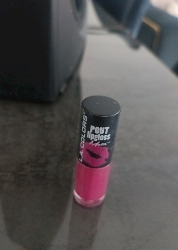 Pout Parlak Pembe lipgloss