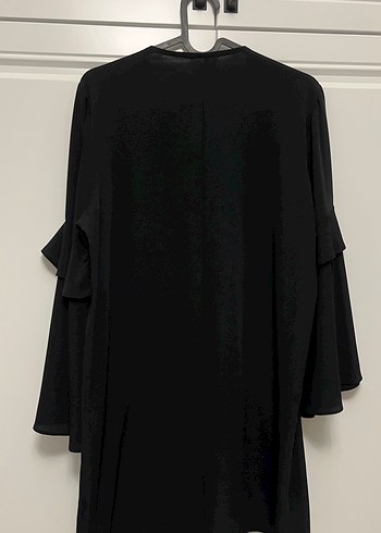 Uzun Kollu Siyah Nakışlı V Yaka Tunik - Görsel 2