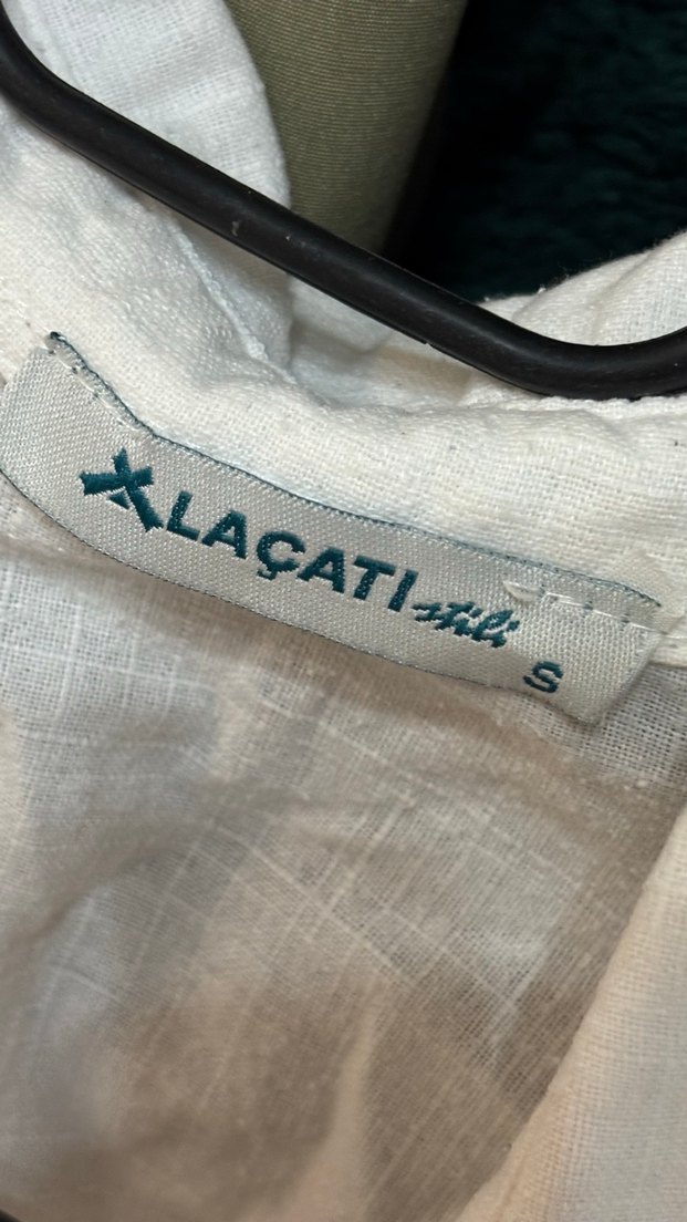 Düğmeli Beyaz Keten Kadın Gömlek - Görsel 2