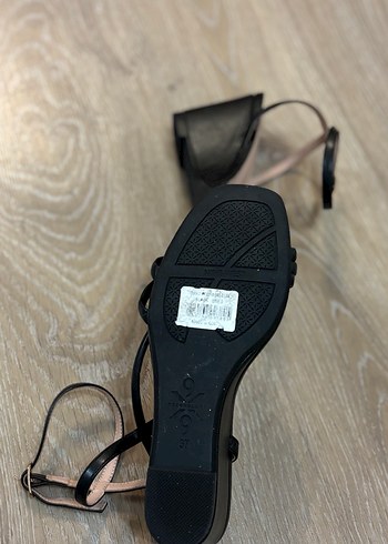 Tokalı Siyah Kadın Blok Topuklu Sandalet - Görsel 5