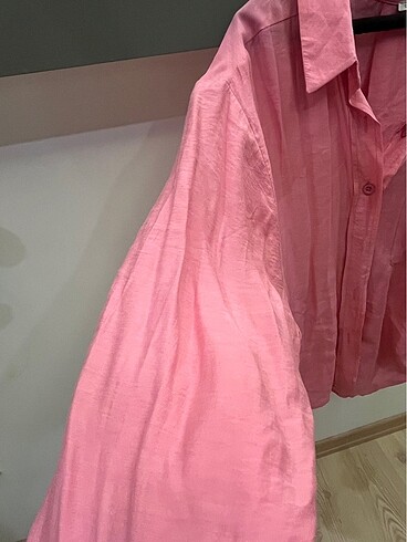 Pembe gömlek